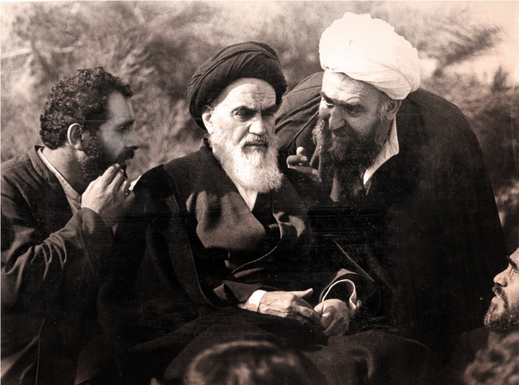 عکس‌های منتشر نشده از سخنرانی امام در بهشت زهرا